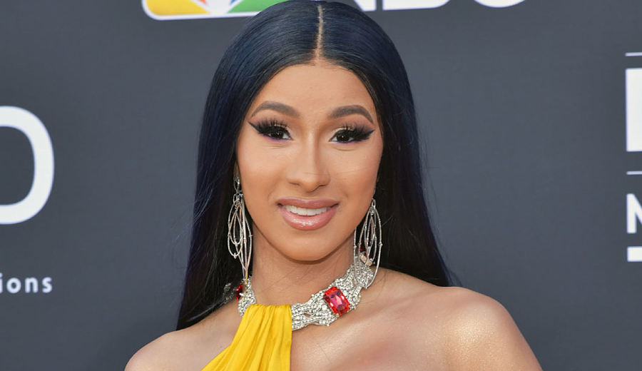 Cardi-B-se-torna-primeira-rapper-feminina-a-ficar-200-semanas-nas-paradas-da-Billboard